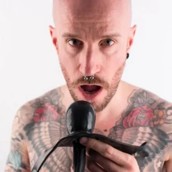 Rubber Fetish Baillon Tube Gonflable Avec Sangle Latex 5 Rubber Fetish Baillon Tube Gonflable Avec Sangle Latex -Pas Cher Vestiaire Fetish Magasin baillon tube gonflable avec sangle latex 2