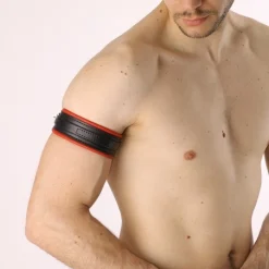 Bruthal Gear Brassard Boucle Cuir -Pas Cher Vestiaire Fetish Magasin brassard boucle cuir 15