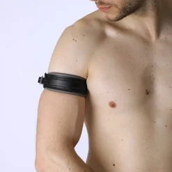 Bruthal Gear Brassard Boucle Cuir -Pas Cher Vestiaire Fetish Magasin brassard boucle cuir 7