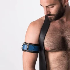 RoB Accessoires Brassard Cuir Boucle Fuck -Pas Cher Vestiaire Fetish Magasin brassard cuir boucle fuck 2