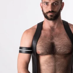 RoB Accessoires Brassard Large Ajustable Pressions 11 RoB Accessoires Brassard Large Ajustable Pressions -Pas Cher Vestiaire Fetish Magasin brassard large ajustable pressions 38