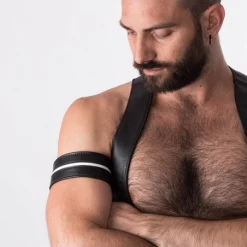 RoB Accessoires Brassard Large Ajustable Pressions 12 RoB Accessoires Brassard Large Ajustable Pressions -Pas Cher Vestiaire Fetish Magasin brassard large ajustable pressions 39