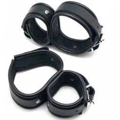 The Red Double Menottes Poignets Et Chevilles 10 The Red Double Menottes Poignets Et Chevilles -Pas Cher Vestiaire Fetish Magasin double menottes en cuir 4