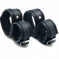 The Red Double Menottes Poignets Et Chevilles 11 The Red Double Menottes Poignets Et Chevilles -Pas Cher Vestiaire Fetish Magasin double menottes en cuir 5