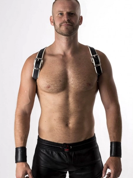 RoB Accessoires Harnais Epaules Bords Blancs En Cuir Souple 4 RoB Accessoires Harnais Epaules Bords Blancs En Cuir Souple – Image 4