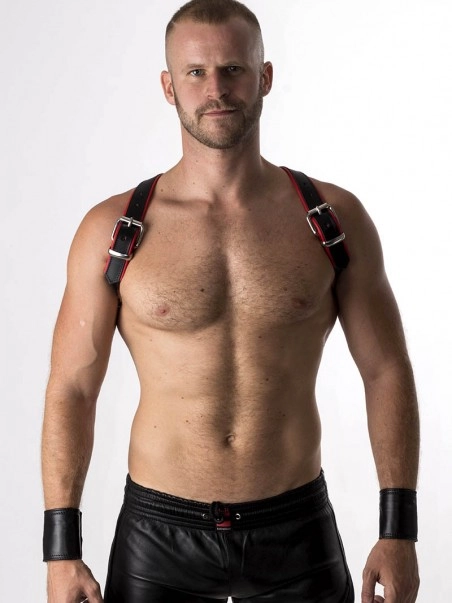 RoB Accessoires Harnais Epaules Bords Rouges En Cuir Souple 2 RoB Accessoires Harnais Epaules Bords Rouges En Cuir Souple – Image 2