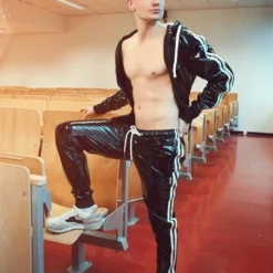 Mr. Riegillio Pantalon Sportswear PVC à Bandes Blanches - Mr Riegillio -Pas Cher Vestiaire Fetish Magasin pantalon sportswear pvc a bandes blanches mr riegillio 2