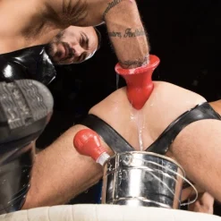 Oxballs Plug Creux Souple Pig Hole Rouge -Pas Cher Vestiaire Fetish Magasin plug creux souple pig hole rouge 2