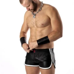 Rob Short Cuir - Bandes Blanches -Pas Cher Vestiaire Fetish Magasin short cuir bandes blanches 2