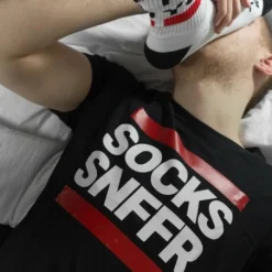 Tshirt SOCKS SNFFR - Sk8erboy -Pas Cher Vestiaire Fetish Magasin tshirt socks snffr sk8erboy 2